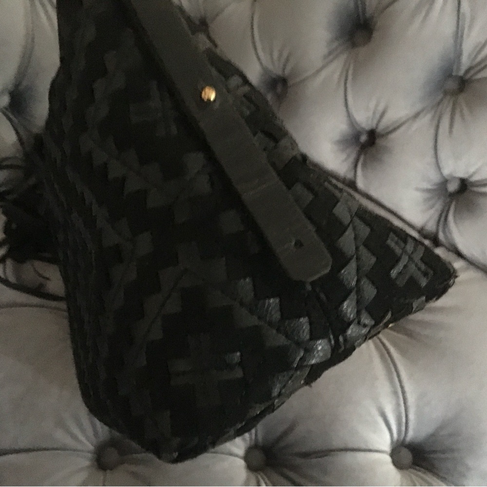 Eric Javits Gorgeous!!! Kamela Whipstitched Shoulder Bag - Picture 11 of 12